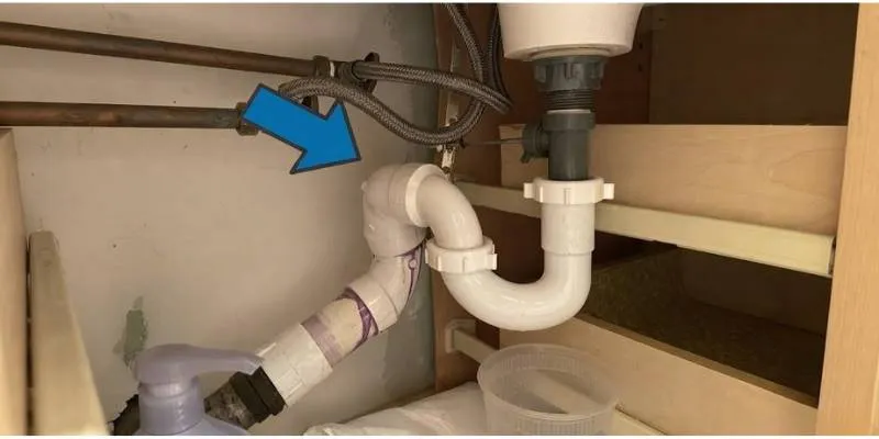 Kiểm tra đường ống hút khi máy bơm không lên nước